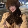 قبعة فرو ناعمة ودافئة مع وشاح